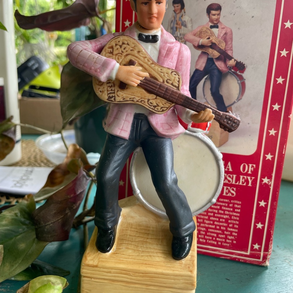 Retro Elvis McCormick Whisky Porcelain Decantur Music Box.